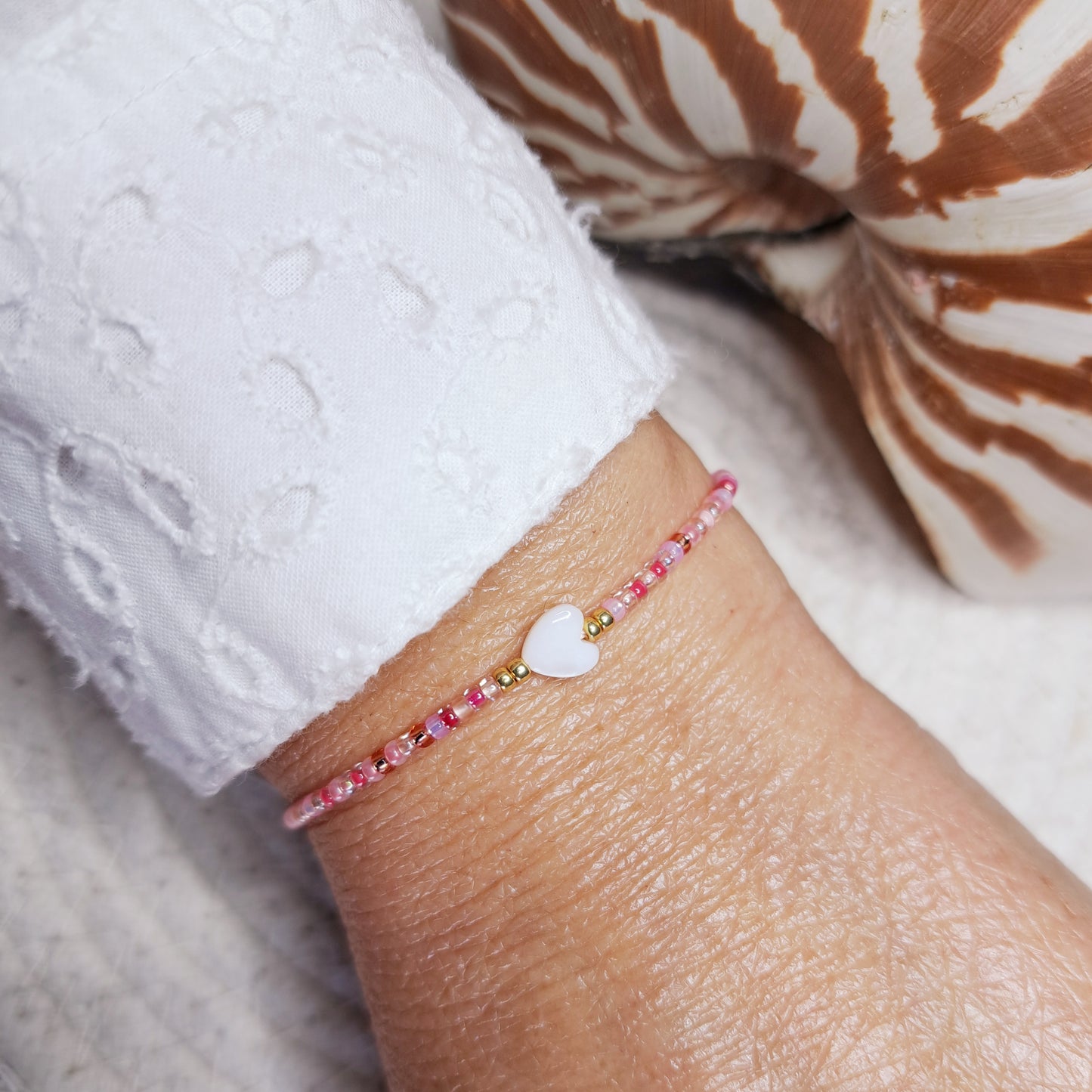 Bracelet BIHOTZA – Perles Miyuki & Cœur en Coquillage
