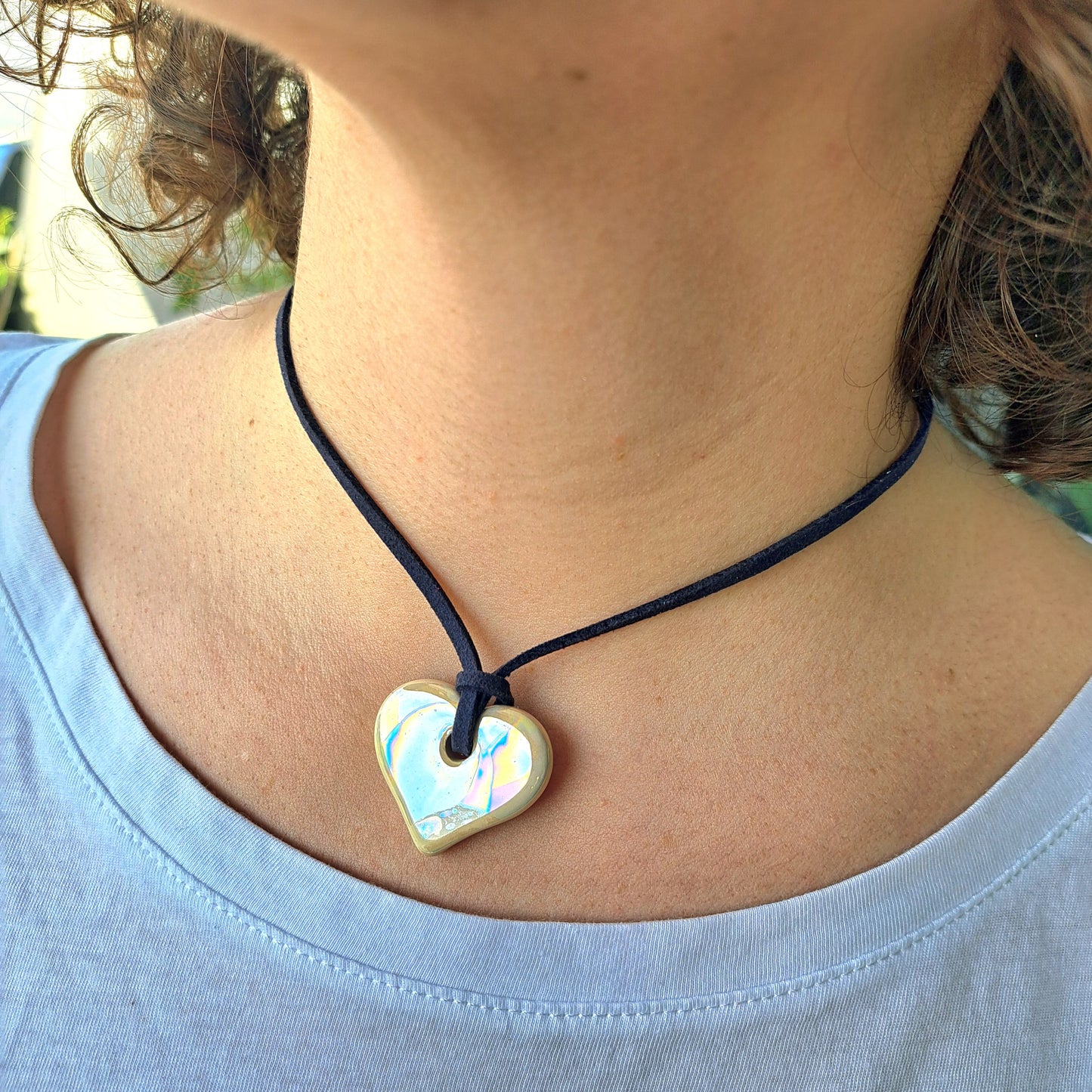 Collier Luzia – Fleur en céramique sur cordon multi-position