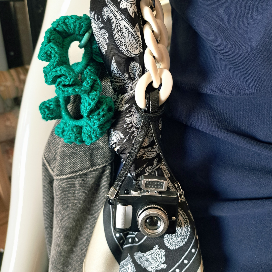 Bijou de Sac – Gri-Gri Unique avec Foulard & Chouchou Crochet