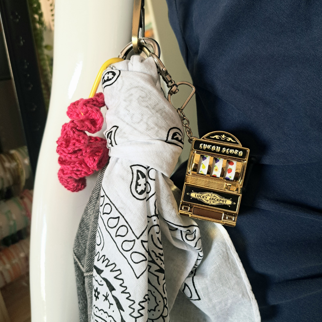 Bijou de Sac – Gri-Gri Unique avec Foulard & Chouchou Crochet