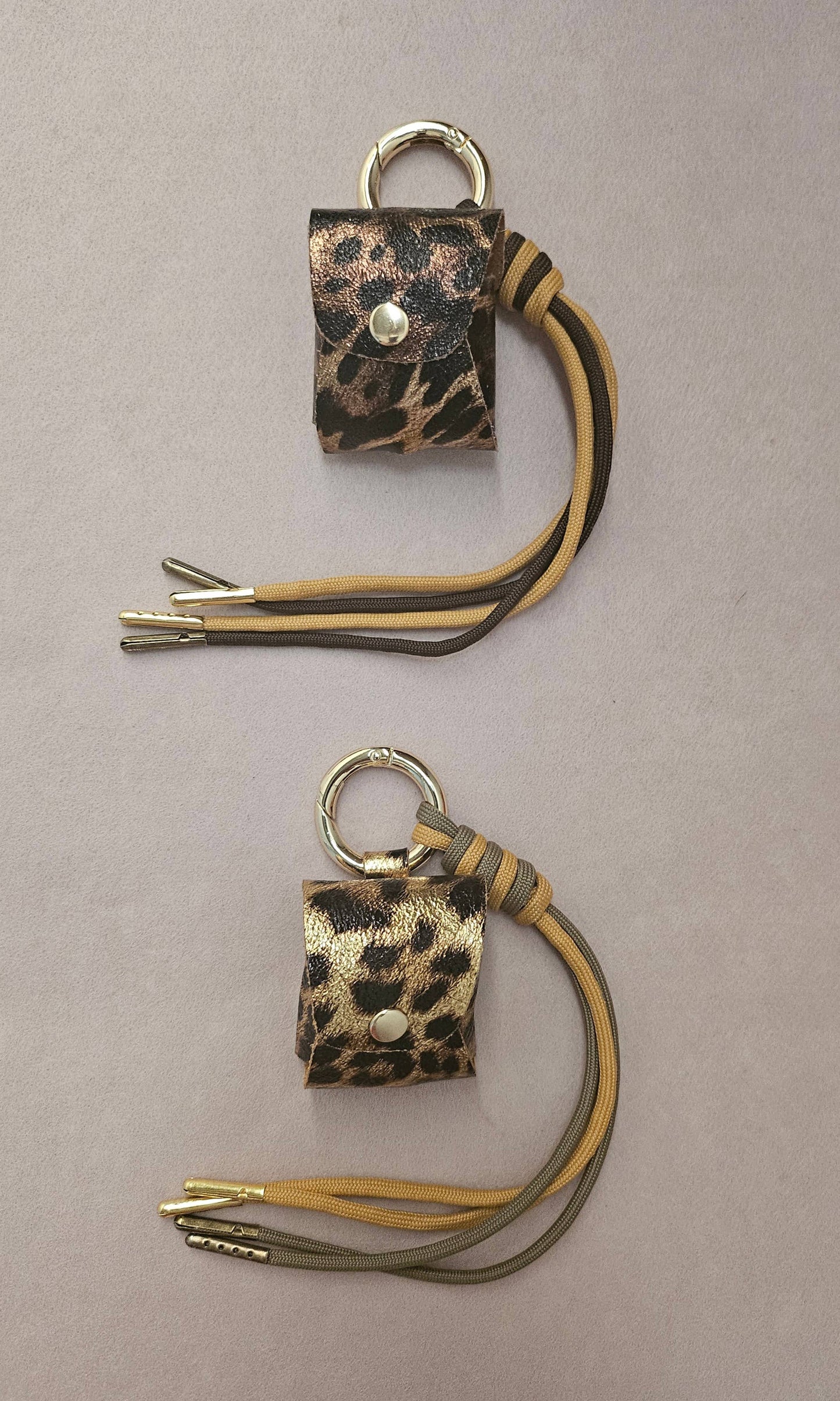Porte écouteur cuir, grigri de sac