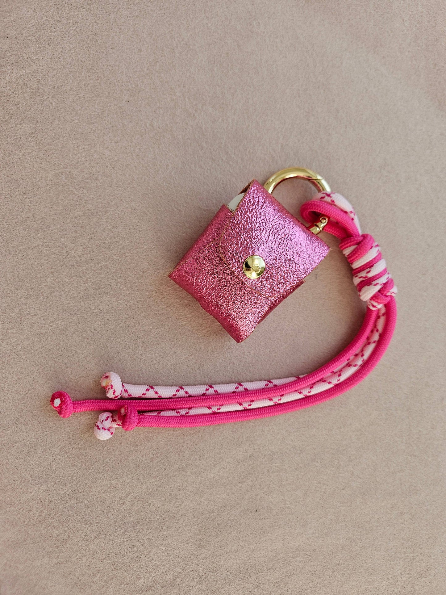 Porte écouteur cuir, grigri de sac