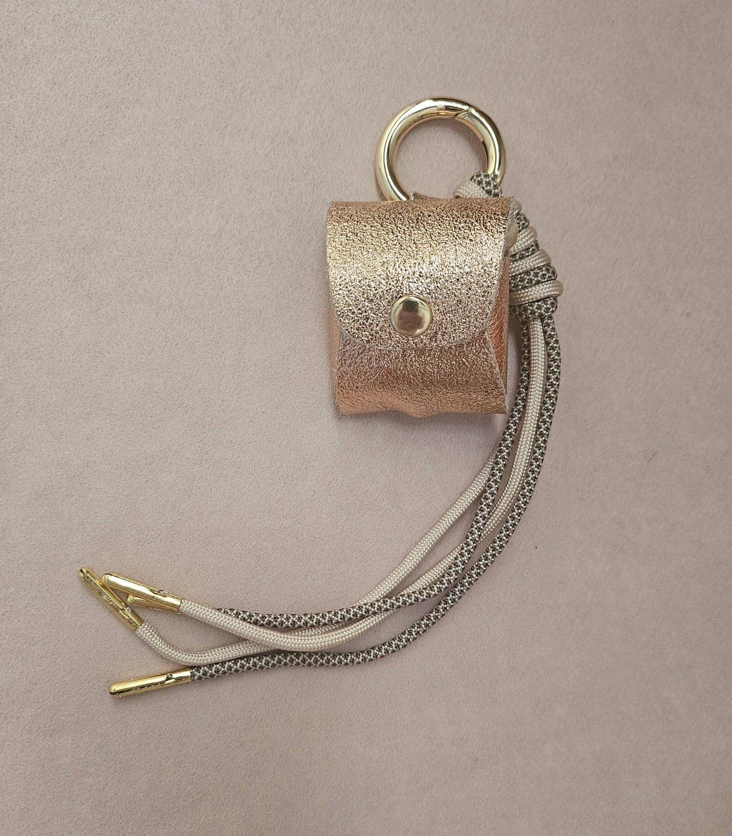 Porte écouteur cuir, grigri de sac