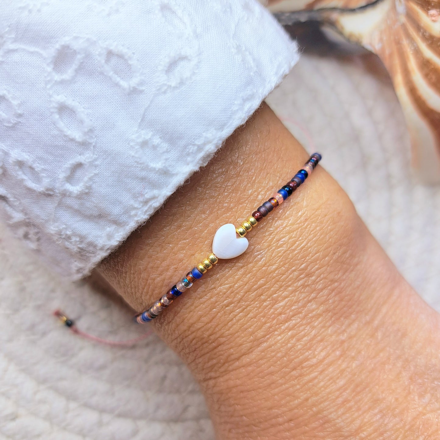 Bracelet BIHOTZA – Perles Miyuki & Cœur en Coquillage