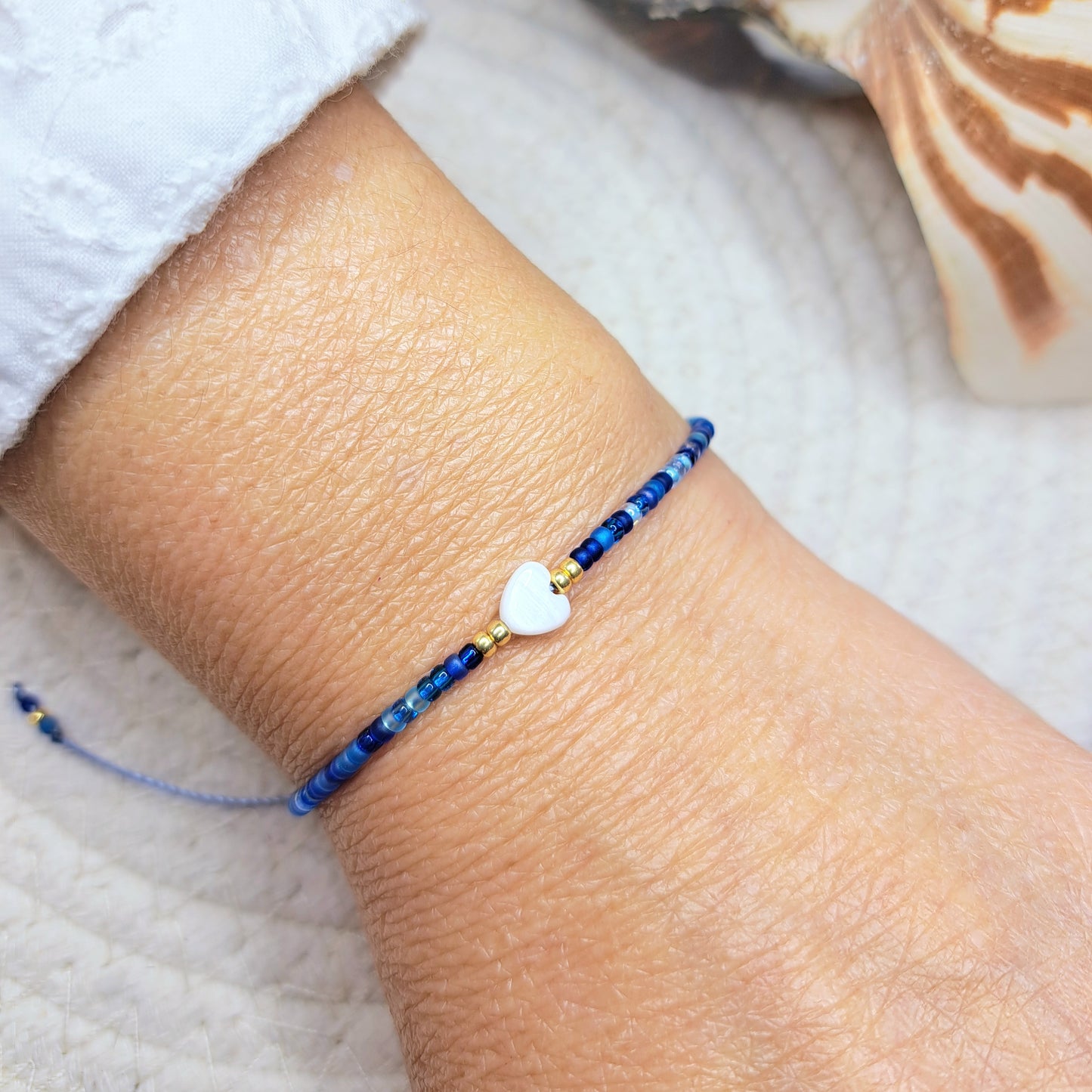 Bracelet BIHOTZA – Perles Miyuki & Cœur en Coquillage