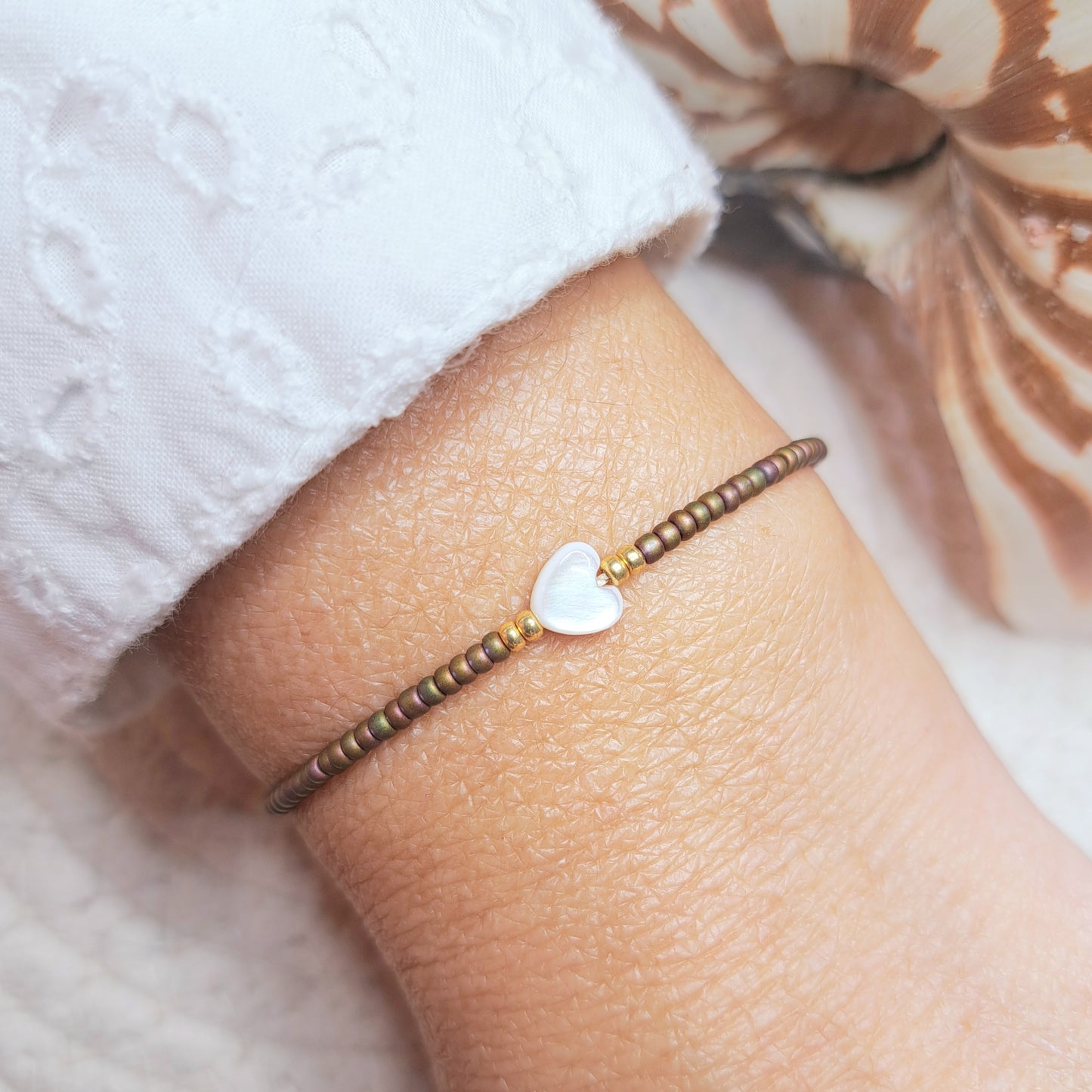 Bracelet BIHOTZA – Perles Miyuki & Cœur en Coquillage