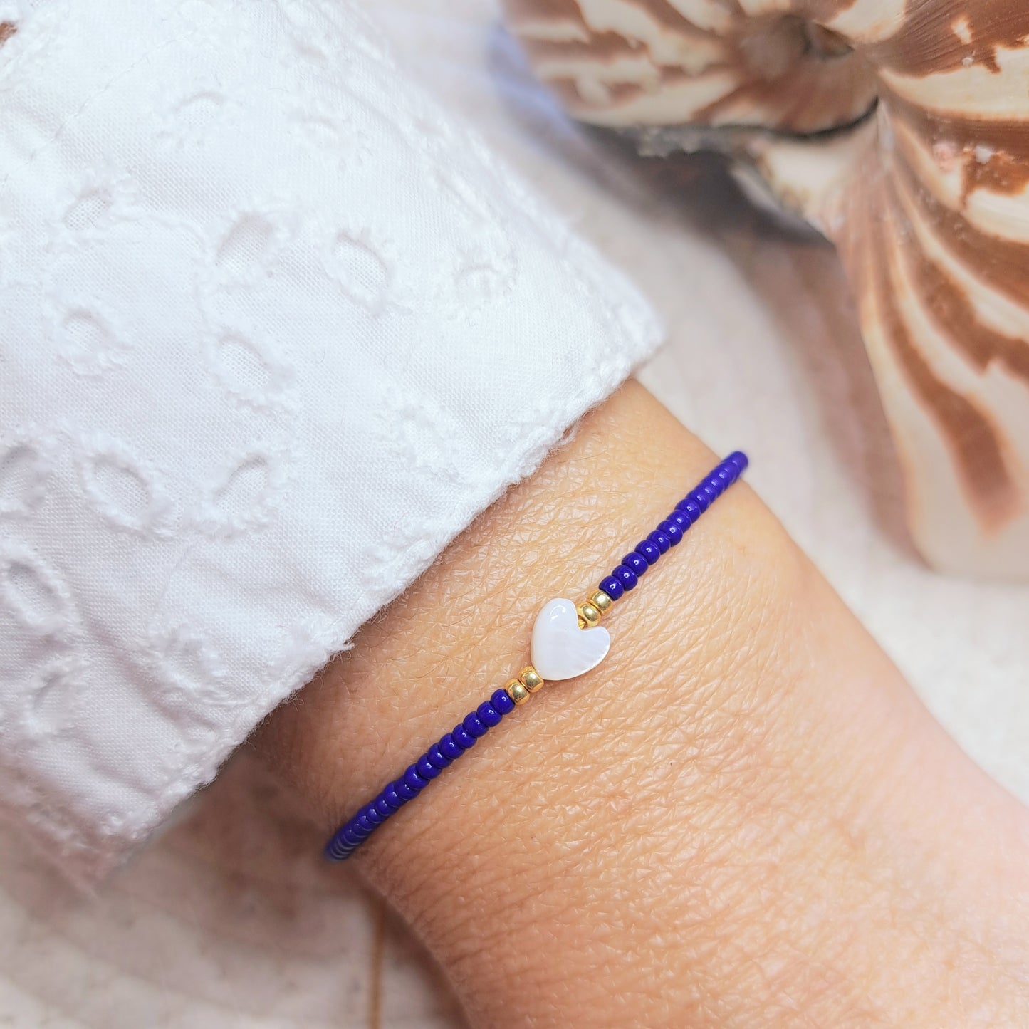 Bracelet BIHOTZA – Perles Miyuki & Cœur en Coquillage