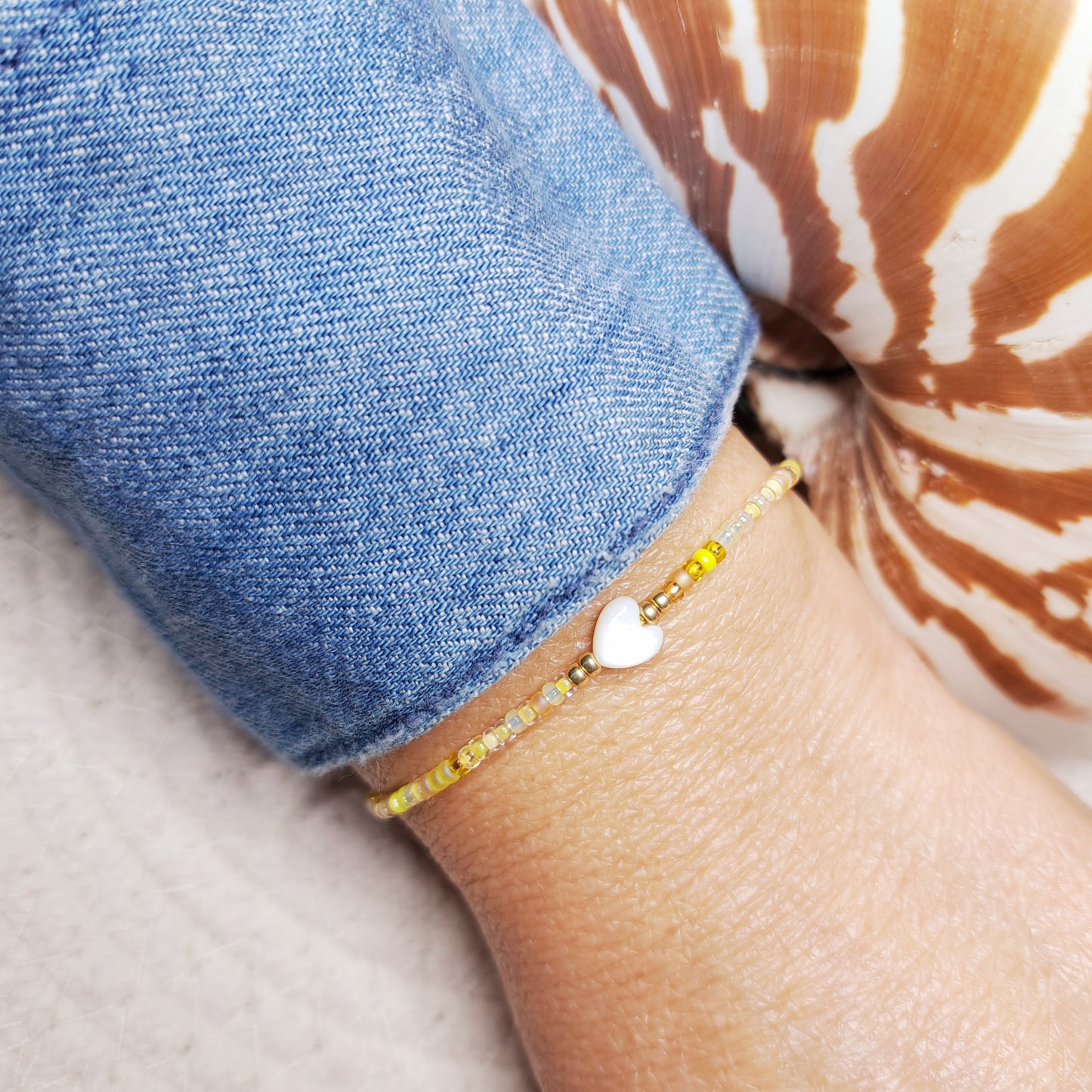 Bracelet BIHOTZA – Perles Miyuki & Cœur en Coquillage