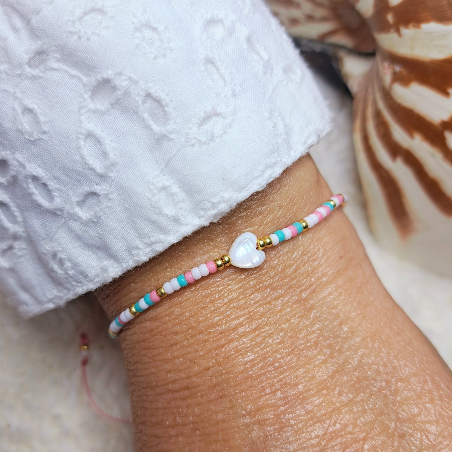 Bracelet BIHOTZA – Perles Miyuki & Cœur en Coquillage