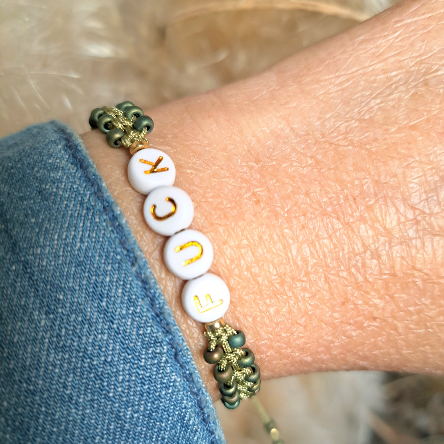 Bracelet Mantra Coloré – Mots & Énergie des couleurs