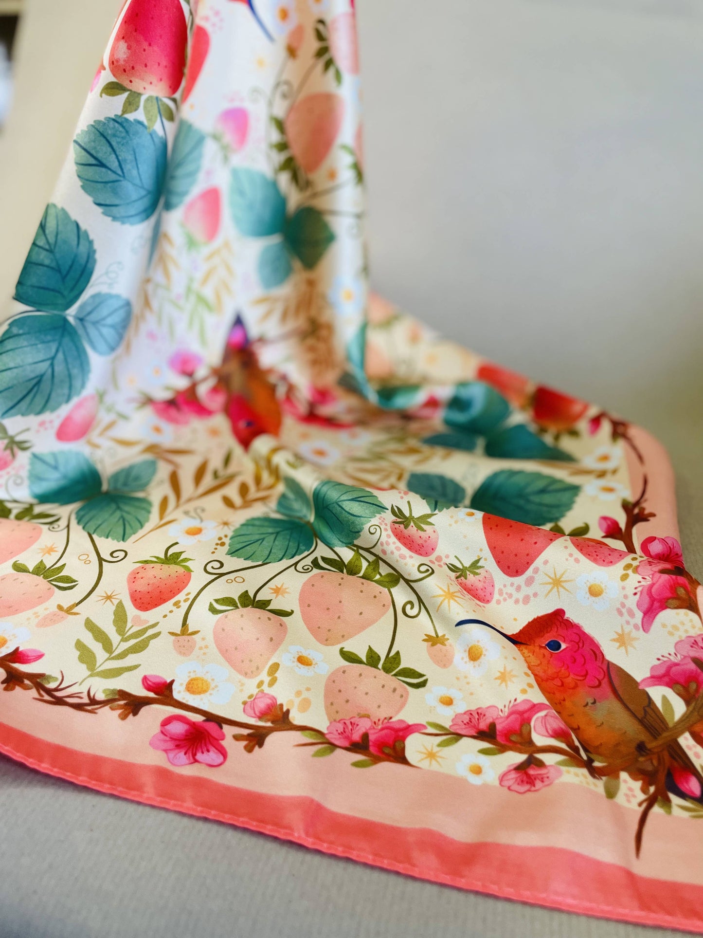 Foulard "La Farandole des Fraises"