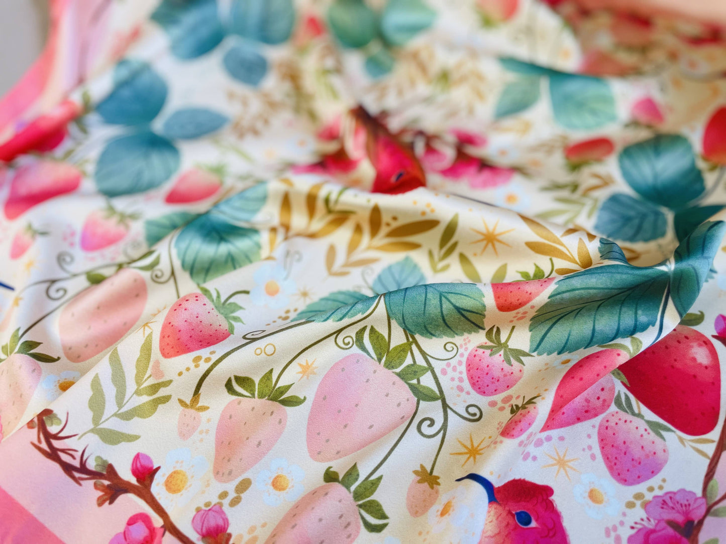 Foulard "La Farandole des Fraises"